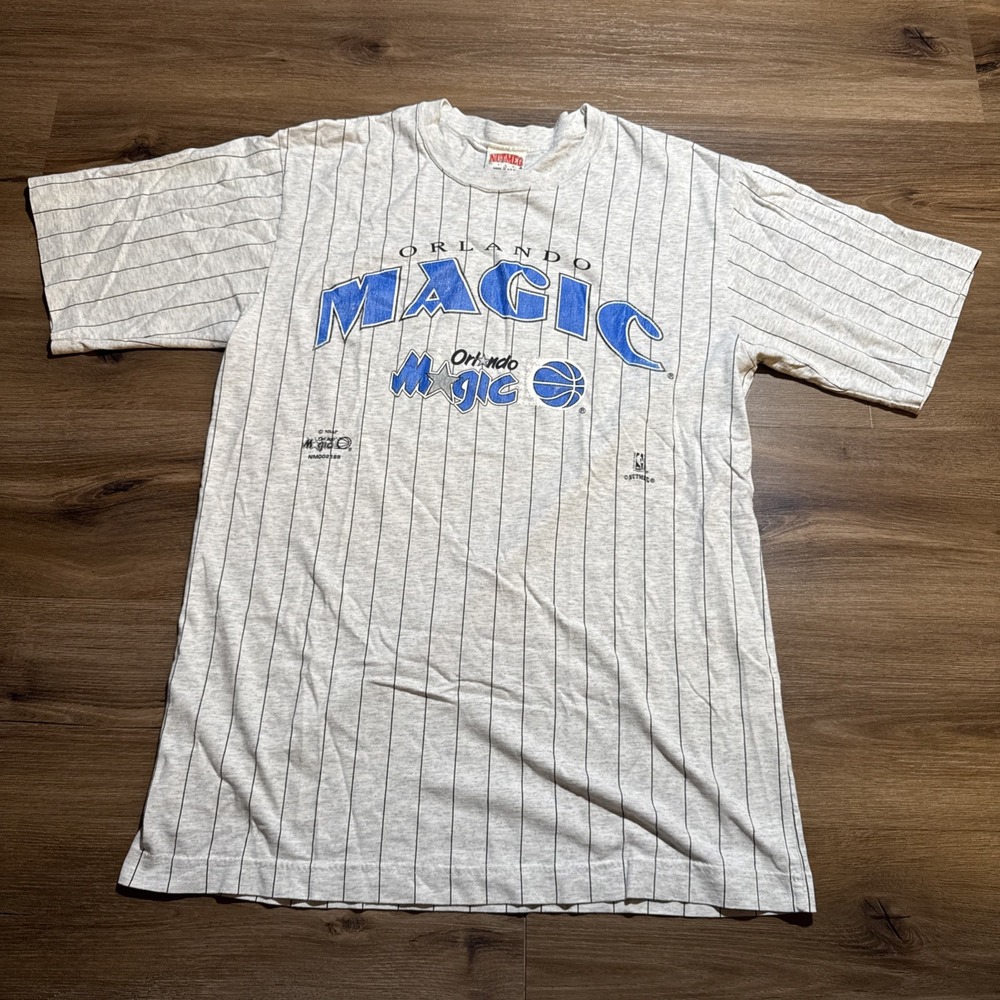 Vintage Nutmeg MEDIUM T-Shirt ORLANDO MAGIC NBA Shirt 90s Pinstripe